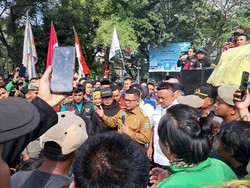 Demo Ojol di Banten, Andra Soni Janjikan Driver Terima BPJS Ketenagakerjaan