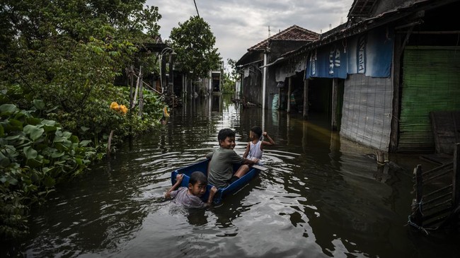 FOTO: Banjir Kepung Sejumlah Desa di Demak