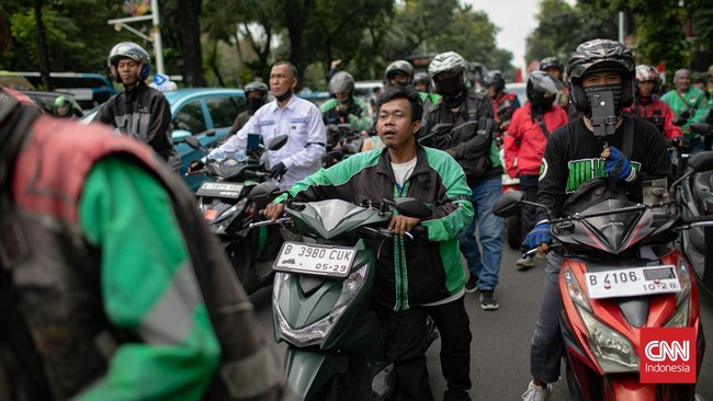 Kemenhub mengaku hanya bisa menyurati Komdigi bila aplikator melakukan pelanggaran potongan biaya aplikasi di atas 20 persen atau di luar ketentuan .