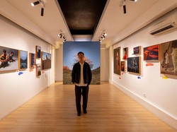 Fotografer Mikael Aldo Rilis Photobook Perdananya Prophecy