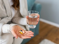 Dokter: 5 Masalah ke Ginjal Jika Sering Konsumsi Obat Tanpa Resep