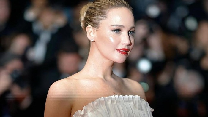 img-title Tampil Glamor! 3 Artis Pakai Gaun Dior di Cannes Film Festival 2025