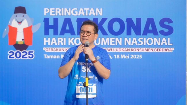 Mendag Budi Santoso (Busan) menyebut, konsumen harus kritis dan berdaya lewat pengetahuan, kesadaran, serta berani memperjuangkan hak dan menjalankan kewajiban.