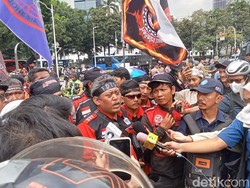 Massa Tak Sweeping Ojol yang Tidak Ikut Demo: Kita Saling Menghargai