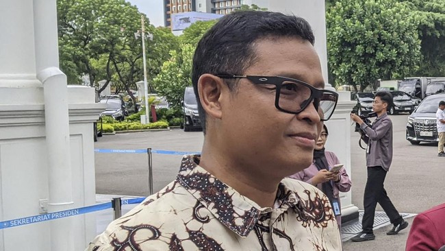 Bimo Wijayanto Temui Prabowo di Tengah Isu Akan Jadi Dirjen Pajak Presiden RI Prabowo Subianto memanggil Bimo Wijayanto ke Istana Kepresidenan Jakarta, di tengah isu penunjukannya menjadi Dirjen Pajak Kementerian Keuangan.