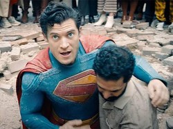 Fans Zack Snyder Ancam Boikot Superman, James Gunn Balas Begini