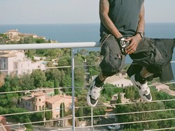 Lirik Lagu 90210 - Travis Scott feat. Kacy Hill