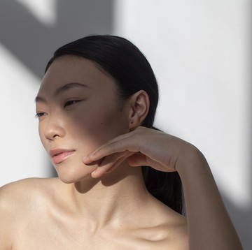 img-title Glowing Maksimal, Simak Tren Poolside Skin yang Bikin Kulit Tampak Bercahaya