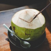 7 Kondisi yang Tidak Dianjurkan Minum Air Kelapa