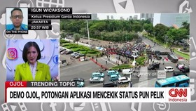 VIDEO: Demo Ojol, Potongan Aplikasi Mencekik Status Pun Pelik