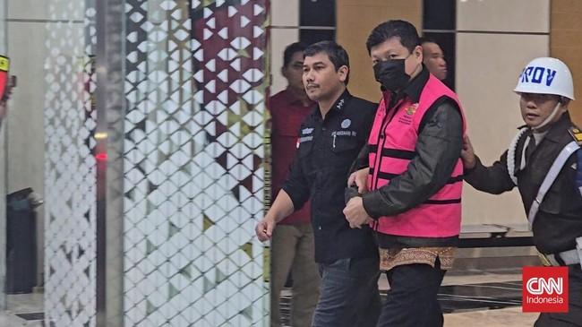 Iwan Setiawan Pakai Kredit Sritex Untuk Bayar Hutang dan Beli Tanah Eks Dirut PT Sritex periode 2005-2022 Iwan Setiawan Lukminto memakai fasilitas kredit sebesar Rp692 miliar untuk membayar hutang dan membeli aset tanah.