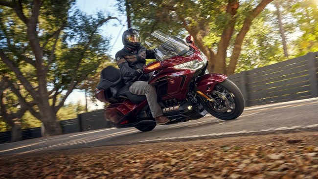 Astra Honda Motor (AHM) memasarkan Honda Gold Wing edisi spesial.