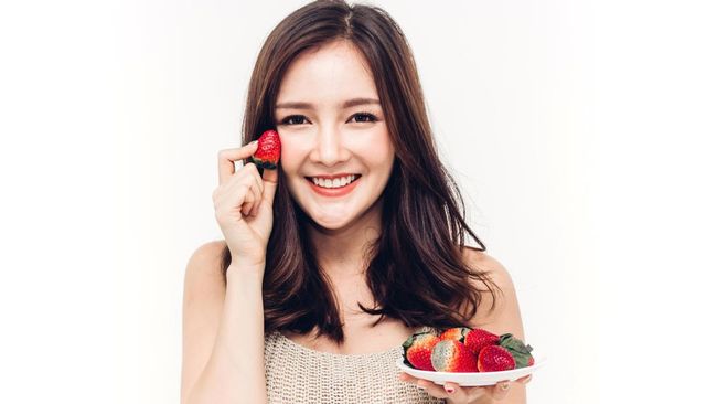 7 Cara Makan Strawberry agar Bisa Turunkan Berat Badan secara Drastis