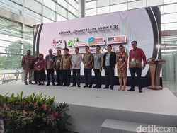 Buka Pameran Dagang Otomotif INAPA 2025, Kemenhub Bahas Perkembangan EV