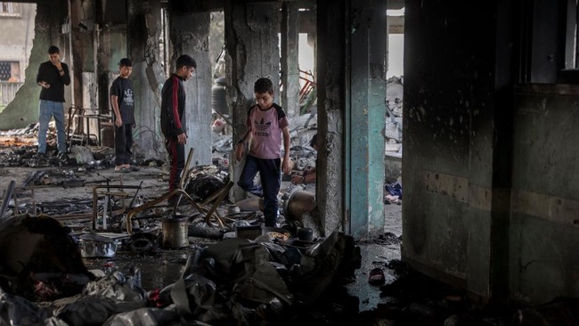 Seluruh rumah sakit di Gaza utara dilaporkan kolaps. Banyak pasien yang mengalami luka tewas di jalanan karena tidak tertangani.