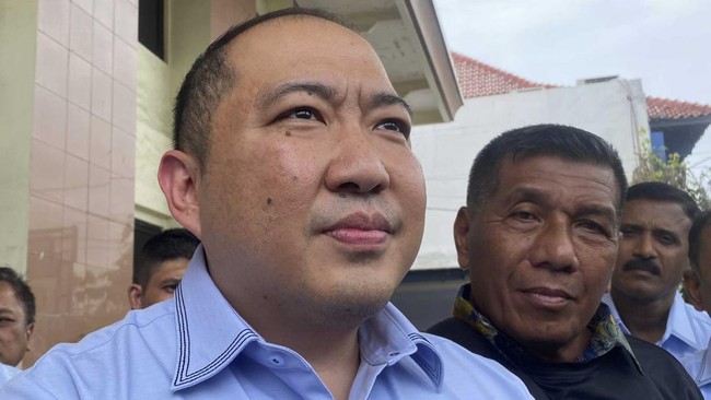 Direktur Utama PT Sri Rejeki Isman Tbk. (Sritex) Iwan Kurniawan Lukminto (IKL) dicekal agar tidak pergi ke luar negeri.