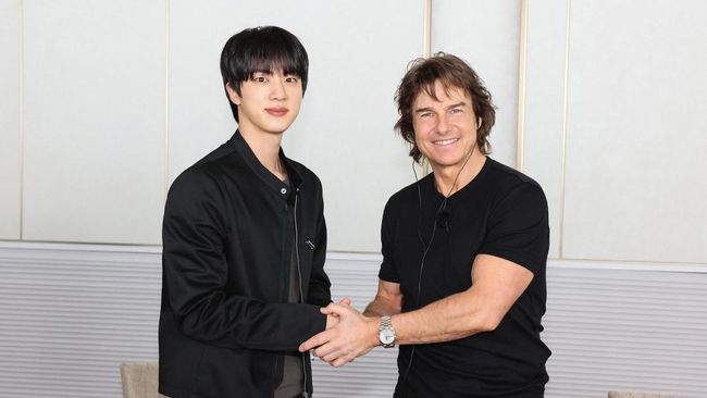 Tom Cruise jadi bintang tamu acara YouTube Jin BTS ketika datang ke Korea Selatan untuk promosi Mission: Impossible - The Final Reckoning.