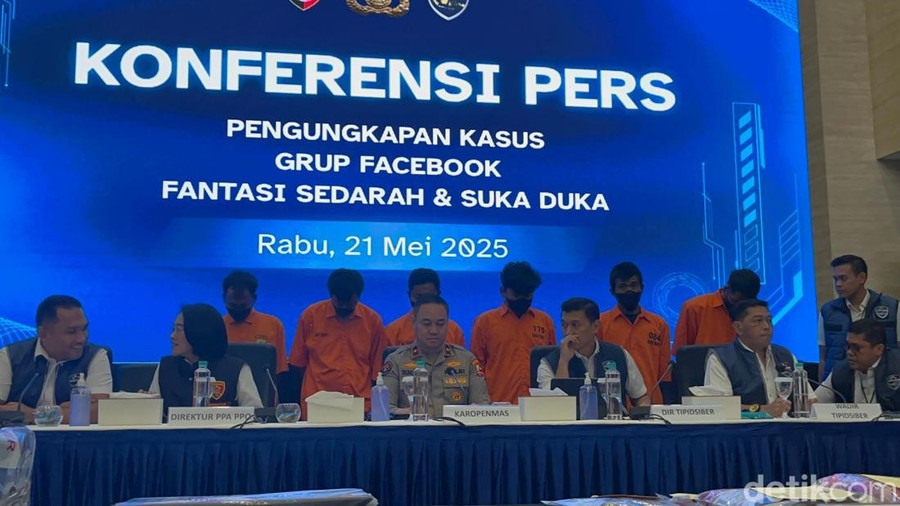 Jumpa pers kasus Grup FB 'Fantasi Sedarah' dan 'Suka Duka' di Bareskrim Polri&period; &lpar;Rumondang&sol;detikcom&rpar;