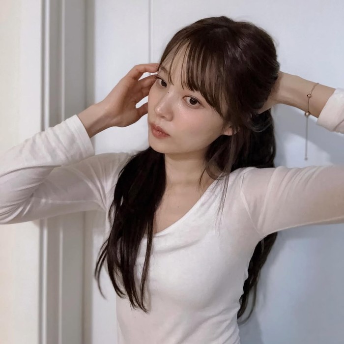 Menariknya, Yoon So Hee merupakan aktris yang memiliki banyak kenalan dari kalangan idol K-Pop karena pernah berakting bersama Super Junior, SHINee, EXO, Taechyeon 2PM, Dojoon HIGHLIGHT, L INFINITE, dan masih banyak lagi./ Foto: instagram.com/sh_ovel_y