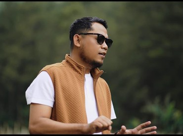 img-title Muzaki Sampaikan Pesan Penting Lewat 'Tempat Bersinggah'
