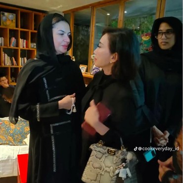 Terpopuler: Pemakaman Suami Najwa Shihab hingga Kondisi Anak Quraish Shihab