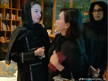 img-title Terpopuler: Pemakaman Suami Najwa Shihab hingga Kondisi Anak Quraish Shihab