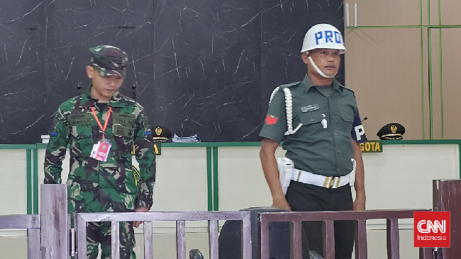 Anggota TNI AL Dede Irawan dituntut penjara seumur hidup dan dipecat terkait kasus pembunuhan sales mobil di Banda Aceh.