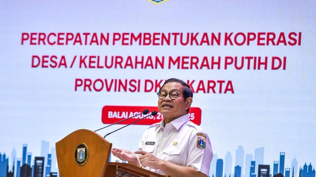 Pramono Siapkan 267 Koperasi Merah Putih di Jakarta Gubernur DKI Jakarta Pramono Anung siapkan 267 Koperasi Merah Putih sesuai Inpres 9/2025. Target pembentukan pada 12 Juli, diharapkan jadi role model nasional.