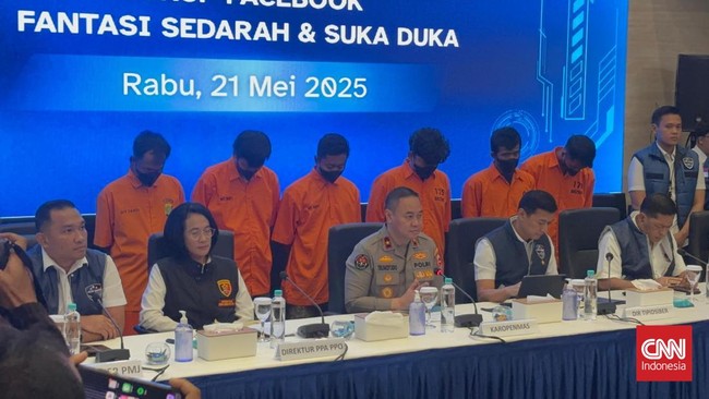 6 Pelaku Grup Konten Inses Jadi Tersangka, Terancam 15 Tahun Penjara Polisi menetapkan 6 tersangka pelaku grup Facebook 'Fantasi Sedarah' dan 'Suka Duka' terkait dugaan pornografi anak dan inses. Mereka dijerat pasal berlapis.