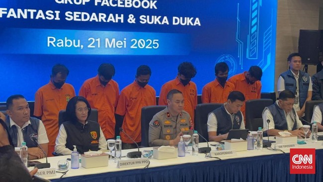 Polisi mengamankan seorang anak laki-laki di bawah umur 18 tahun diduga member aktif grup Facebook fantasi hubungan seksual sedarah atau inses 'Suka Duka'.