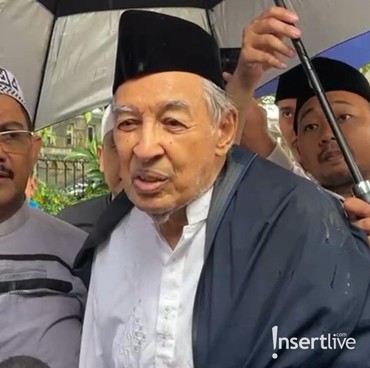 Kata Quraish Shihab soal Hujan Lebat yang Turun di Pemakaman Suami Najwa Shihab