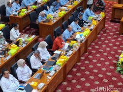 DPR Panggil Bos BGN-BPOM Rapat Bahas Kasus Keracunan di MBG