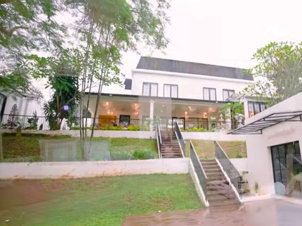 Terpopuler: Potret Rumah Mewah Tasyi Athasyia, Halamannya Luas
