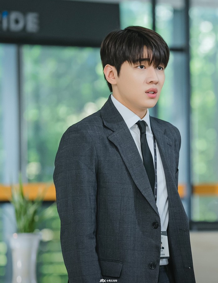 Selain menjadi member DKZ, Jaechan juga dikenal sebagai salah satu aktor rookie yang punya kemampuan akting apik. Bahkan, di tahun 2024, ia terlibat dalam tiga drama sekaligus, seperti My Sweet Mobster, Bitter Sweet Hell, Check in Hanyang./ Foto: JTBC