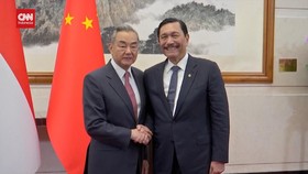 VIDEO: Momen Luhut Temui Menlu China di Beijing
