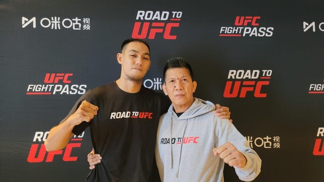 Berikut wawancara eksklusif CNNIndonesia.com bersama petarung MMA Indonesia, Deni Daffa, yang akan berjuang di Road to UFC.