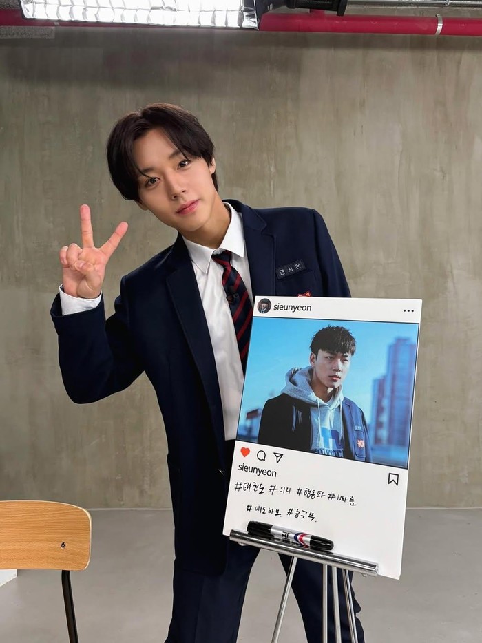 Usai kontrak eksklusif Wanna One dengan Stone Music Entertainment berakhir, si ‘Wink Boy’ satu ini melanjutkan kariernya sebagai aktor sekaligus solois. Ia pun resmi debut solo dengan mini album, ‘O’CLOCK’, pada 26 Maret 2019. / Foto: instagram.com/yy_en