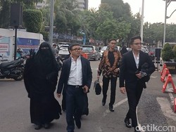 Duduk Perkara Umi Pipik Polisikan 2 Akun Netizen Pembully