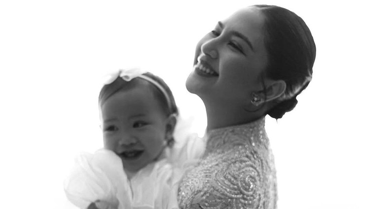 Anak Jessica Mila