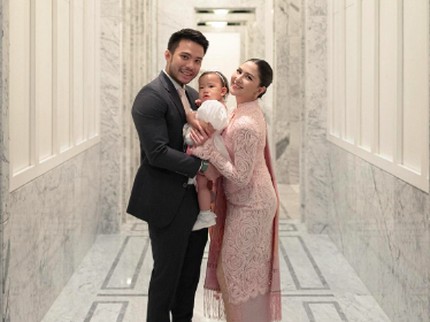 Momen Sakral Kyarra Anak Pertama Jessica Mila Dibaptis, Ini 5 Potretnya