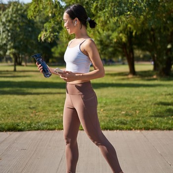 Rutinkan Mulai Besok! 6 Manfaat Jalan Kaki di Pagi Hari Selama 15 Menit Setiap Hari