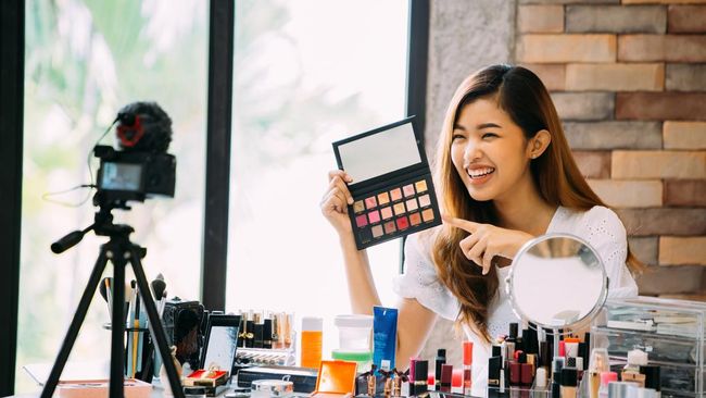 Apa Itu KOL? Ketahui Kepanjangan dan Perbedaannya dengan Influencer