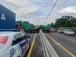 Ini Penyebab Kecelakaan di Tol Waru-Perak hingga Kepala Truk Terlepas