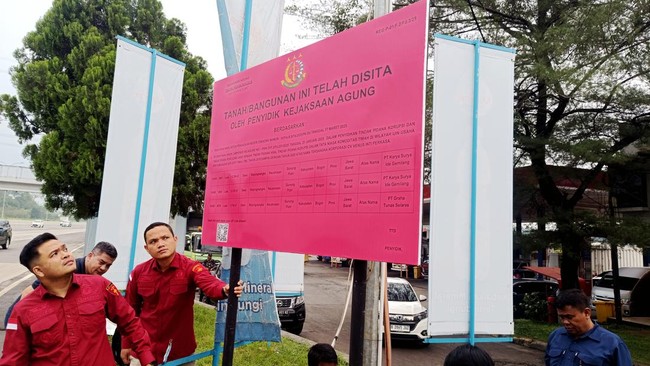 Kejagung Sita Rest Area KM 21B Tol Jagorawi Buntut Kasus Korupsi Timah Kejagung menyita rest area KM 21B di Tol Jagorawi terkait kasus korupsi timah Rp300 triliun.