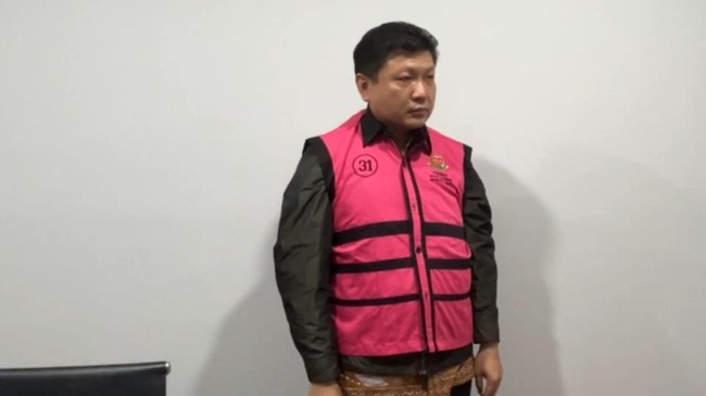 Kejagung menahan tiga tersangka terkait penyalahgunaan fasilitas kredit PT Sritex senilai Rp692 miliar.