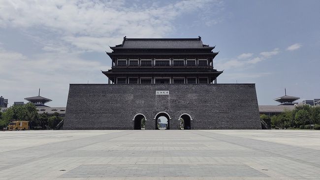 Menara Genderang Fengyang terletak di Provinsi Anhui, yang berjarak sekitar 200 mil dari Beijing, ibu kota China, telah berusia 600 tahun.