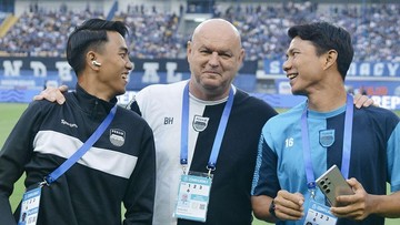 Sorotan Dunia Olahraga CNN Sport : Bojan Hodak Respons Timnas Indonesia Tanpa Pemain Persib