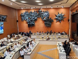 Rapat di DPR, Kemenhub Ungkap Sebab Tiket Pesawat Mahal Usai COVID-19