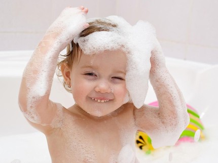 9 Sampo Penumbuh Rambut Bayi agar Cepat Tebal dan Lebat