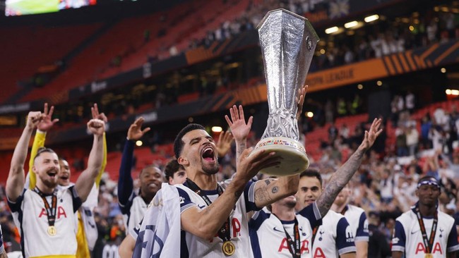 Tottenham Sikat MU, Megawati Absen di AVC Nations Cup Kemenangan Tottenham atas MU dan kesiapan Megawati membela timnas voli Indonesia masuk dalam tiga berita terpopuler di kanal olahraga CNNIndonesia.com.
